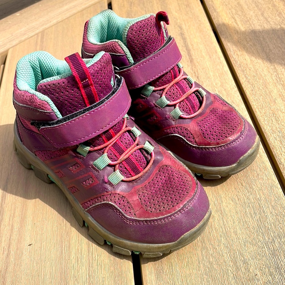 Kids hiking boots